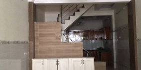 bán gấp nhà hẻm xe hơi gần chợ lý phục man 1 trệt 2 lầu 1 áp mái