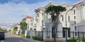 cần bán gấp căn biệt thự BT14 hướng tây diện tích 259m2 dự án Embassy Garden