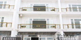 Bán nhà phố 1 trệt 2 lầu ngay trung tâm thị trấn Bến Lức