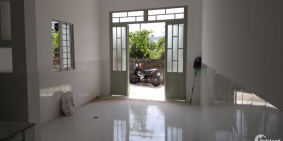 Cần bán gấp nhà 1 trệt 1 lầu, nhà hoàn thiện, điện nước đầy đủ