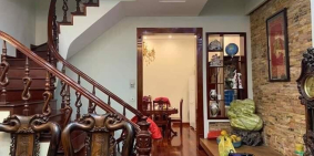 Bán nhà Phân Lô ngõ 73 Hoàng Ngân 48m full nội thất nở hậu.