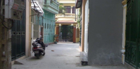 Bán nhà GẦN PHỐ_ngõ ÔTÔ ĐỔ CỬA: DT 18m2*4 Tầng, MT 5m, Gía chỉ 2 tỷ, Đốc Ngữ, Ba