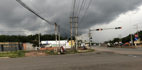 Cần Bán gấp lô đất ngay trung tâm thương mại bến cát