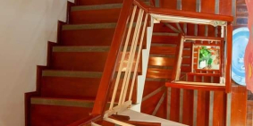 Bán nhà Nguyễn Văn Huyên, lô góc, nội thất tiền tỷ, ô tô qua nhà, 42m2 x 5tầng