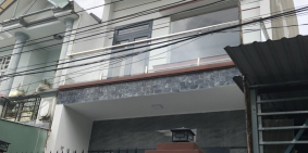 Bán nhà 2 lầu 1 trệt, nhà sau chợ đông hòa dĩ an, giá rẻ