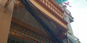 Bán nhà cuối ngõ 192 Lê Trọng Tấn 42m2 x 4T, đẹp, ở luôn. Giá 2,4 tỷ