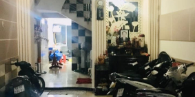 Hẻm xe tải. Dương Quảng Hàm, Gò Vấp diện tích 4.2m x 17m, 5 tầng, 12 phòng.