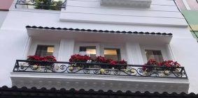 Bán nhà 5 tầng đẹp long lanh Hoàng Hoa Thám, Tây Hồ, Hà Nội diện tích 45m2, giá