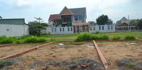 Ra gấp lô góc 134m2 giá 600tr, mặt tiền đường DT 835