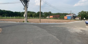 Chính Chủ Bán Gấp 125 m2 MT Trương Thị Kiện. Gần UBND, Trường Học. SHR. Giá 650