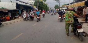 EM CẦN BÁN MỘT SỐ LÔ ĐẤT 900 , KDC PLT có những tiện ích như trường học v.v...