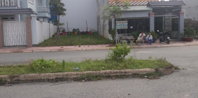 bán gấp lô đất ngay vincom long thành