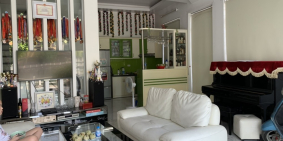 Cho thuê nhà mặt phố Bồ Đề, 5 tầng 4PN view hồ, 2 mặt thoáng.