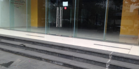 cho thuê chân đế chung cư ở Phạm Văn Đồng, 500m2, 300tr ( thương lượng )