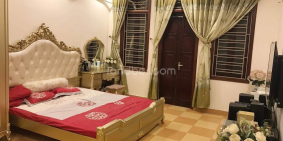 Gia đình cần bán nhà sổ đỏ chính chủ. LH: 0961004691.