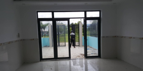 Bán nhà kdc Like Home 3, giá 2 tỉ, có sổ hồng riêng, gần chợ Bình Chánh 3 phút