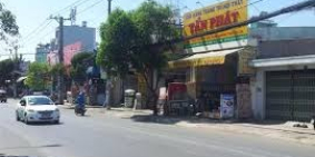 Bán nhà ngay đường Hùng Vương, chợ Long Thọ, DT 5x18, giá 4 tỷ, LH: 0909.572.224