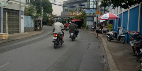 Nhà Ngang 5mMT P Tân Sơn Nhì chỉ 90TR/m2_Nối Âu Cơ_DT 5.1x20m_cấp 4 vuông vức