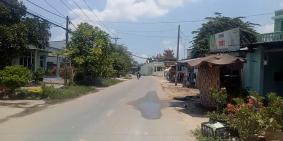 Cần bán gấp lô đất đường Bà Triệu - Hóc Môn, diện tích 64m2, SHR, LH:0334353400