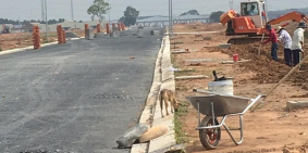 Đất mặt tiền đường dt746 có sổ hồng giá 620 trieu