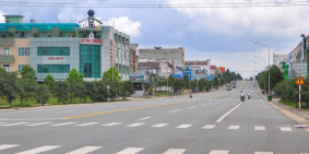 CẦN BÁN LÔ GÓC 450M2(15X30) THỔ CƯ, MT ĐƯỜNG NHỰA ĐỐI DIỆN CHỢ