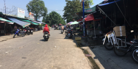 Gia đình gặp khó khăn tài chính cần sang lại miếng đất 300m2 cạnh siêu thị, trườ