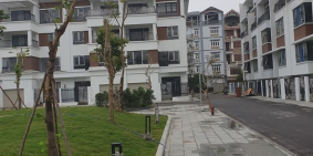 BÁN NHÀ MIỄN CHÊ ĐẲNG CẤP CẦU GIẤY, 90m x 5 Tầng x 6m MT