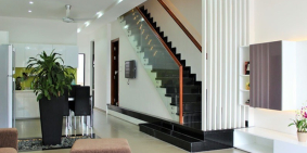 Cần bán nhà phố mặt tiền đường lớn