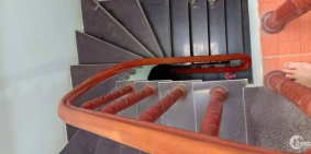 Chỉ 2.7 tỷ Nhà 5T Mai Động, bãi ô tô trước cửa.