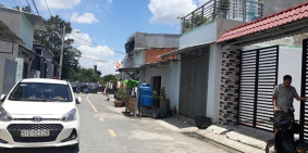 Bán lỗ căn nhà 5x20m nằm ngay Hương lộ 2 vào 50m, sổ hồng chỉ 700Triệu.