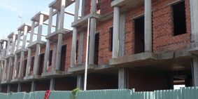 cần bán nhà 1 trệt 2 lầu diện tích 180m2 ngay chợ Quang Vinh 1