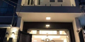 Bán gấp căn nhà 1 trệt 1 lầu gần chợ, gần trường học, dân cư sầm uất.