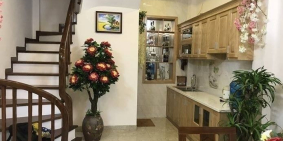 Bán gấp nhà phố Khâm Thiên, 5 tầng, MT 4m, giá 2.9 tỷ