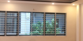 BÁN NHÀ MỚI, Ô TÔ BÉ QUA NHÀ, GẦN ROYAL CITY.