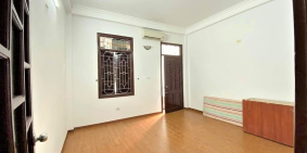 Bán nhà Đống Đa, 4 tầng, nội thất xịn, sát ô tô, hơn 2,5 tỷ.