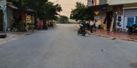 Bán lô đất 106m2 kinh doanh giáp chợ Lã Tân Hồng Từ Sơn