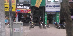 Cho thuê nhà mặt phố Chùa Láng: 60m2, mặt tiền 4m.