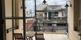 Cho Thuê nhà Nguyên căn Q1. giá rẻ, Hẻm Xe Hơi