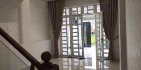 Cho thuê nhà 3 tầng + sân thượng HXH 652 Quốc Lộ 13, P. Hiệp Bình Phước