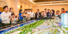 Mũi Né Summerland Resort là tổ hợp giải trí và tiệc tùng theo mô hình Las Vegas