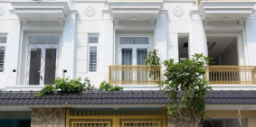 Bán căn nhà phố liền kề. Đẹp, gần trường học, chợ, TTTM, bệnh viện