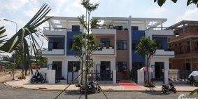 Biệt thự Nghỉ Dưỡng 1 trệt 2 lầu giá 2,7 tỷ 1 căn. liền kề Khu du lịch.