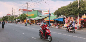 Cần bán căn nhà biệt thự vườn Oasis City, Mỹ Phước, cách QL13 chỉ 600m,