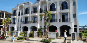 . bán nhà đường QL1A  ngang 5m dài 20m, chính chủ