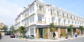 Nhà đep 1 trệt 2 lầu Phú Hoà TDM  75m2 sổ sẵn thổ cư 100%