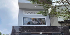 Bán nhà dĩ an, Nhà 2 lầu 1 trệt đẹp như biệt thư, nhà gần chợ đông hòa dĩ an