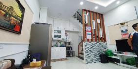 Bán nhà phân lô rất đẹp gần MP Hồ Đắc Di, có bãi đỗ ô tô 40m2*5 tầng giá 4.8 tỷ.