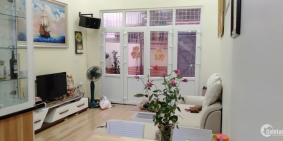 Nhà đẹp sẵn ở,trước nhà thông thoáng có sân rộng để xe