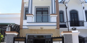 Bán NHÀ MẶT TIỀN đường Phan văn hớn 90m2 có SHR