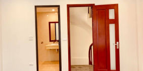 Bán nhà đẹp xay mới Thạch Bàn-LB_HN  tổ 14 ô tô đỗ cửa giá chỉ 2,1 tỷ